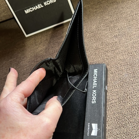 New Michael Kors Jet Set Slim Billfold - Picture 3 of 9